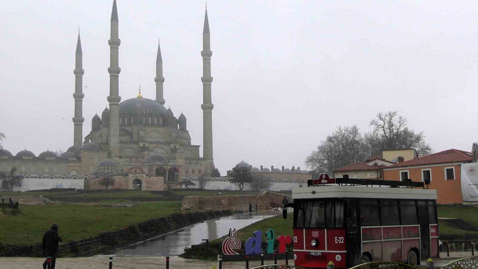 Edirne&rsquo;deki selatin camiler Ramazan&rsquo;da g&uuml;l kokacak
