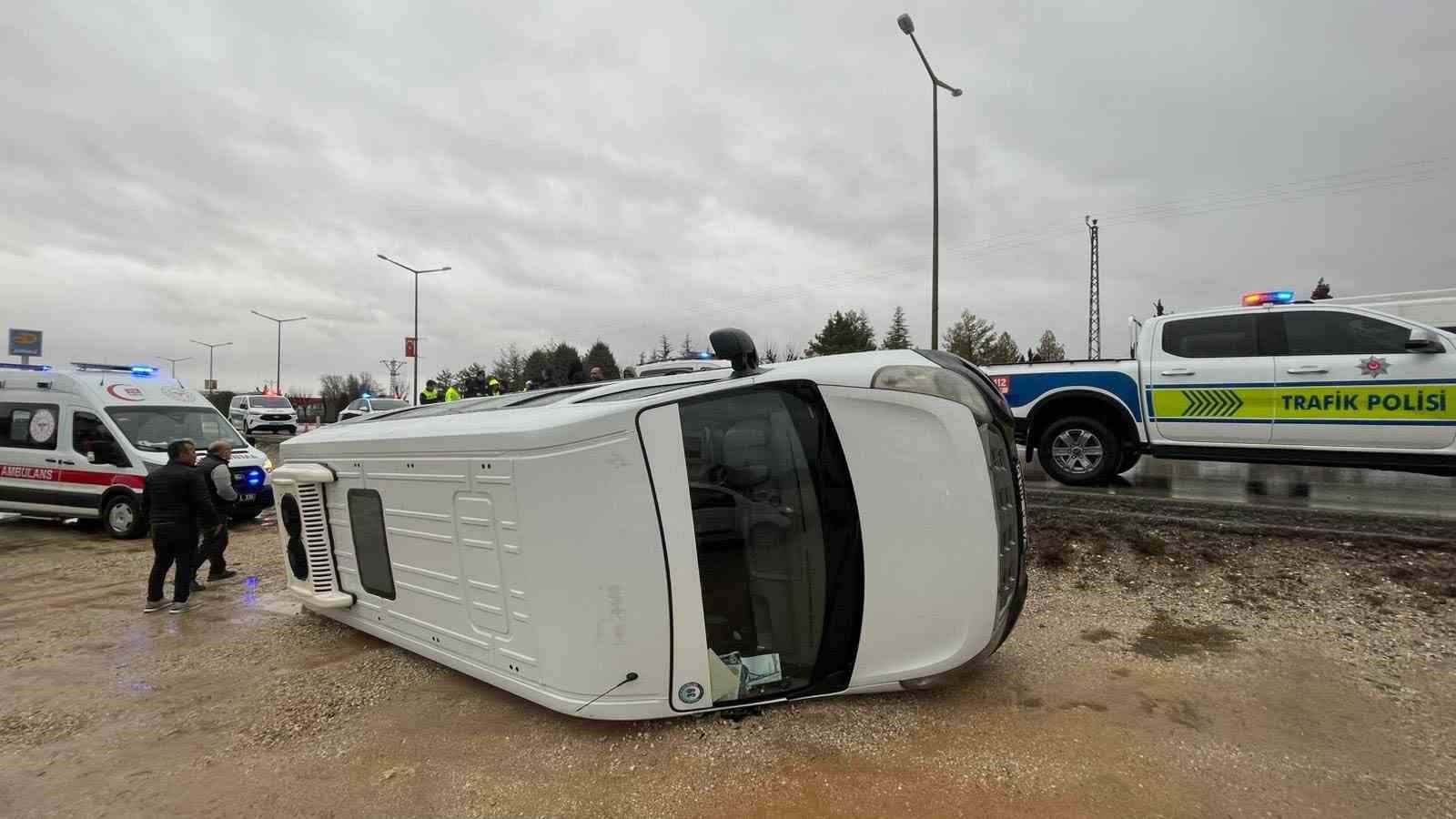 Karaman’da okul servisi şarampole devrildi