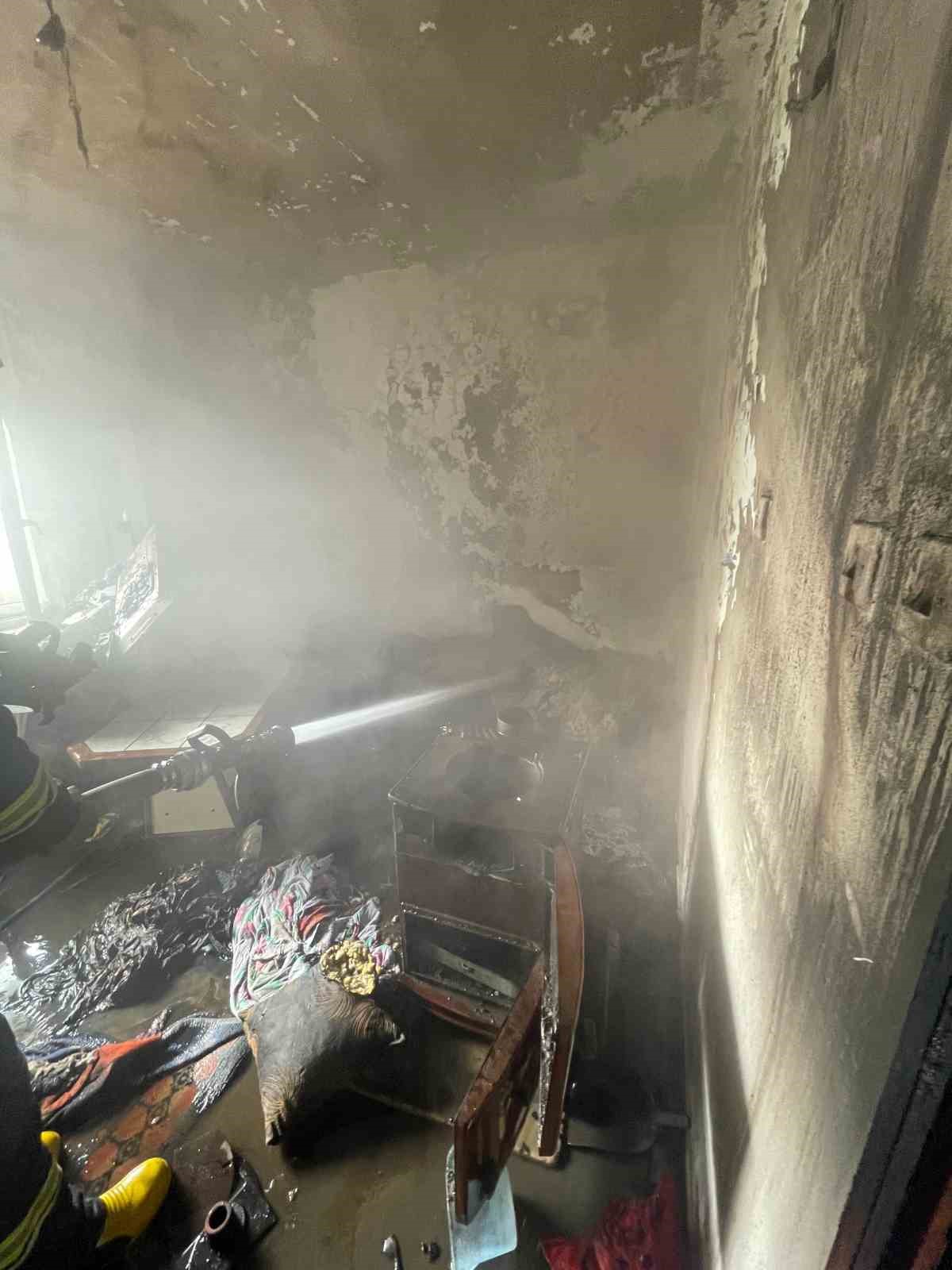 Babaeski&rsquo;de ev yangını s&ouml;nd&uuml;r&uuml;ld&uuml;
