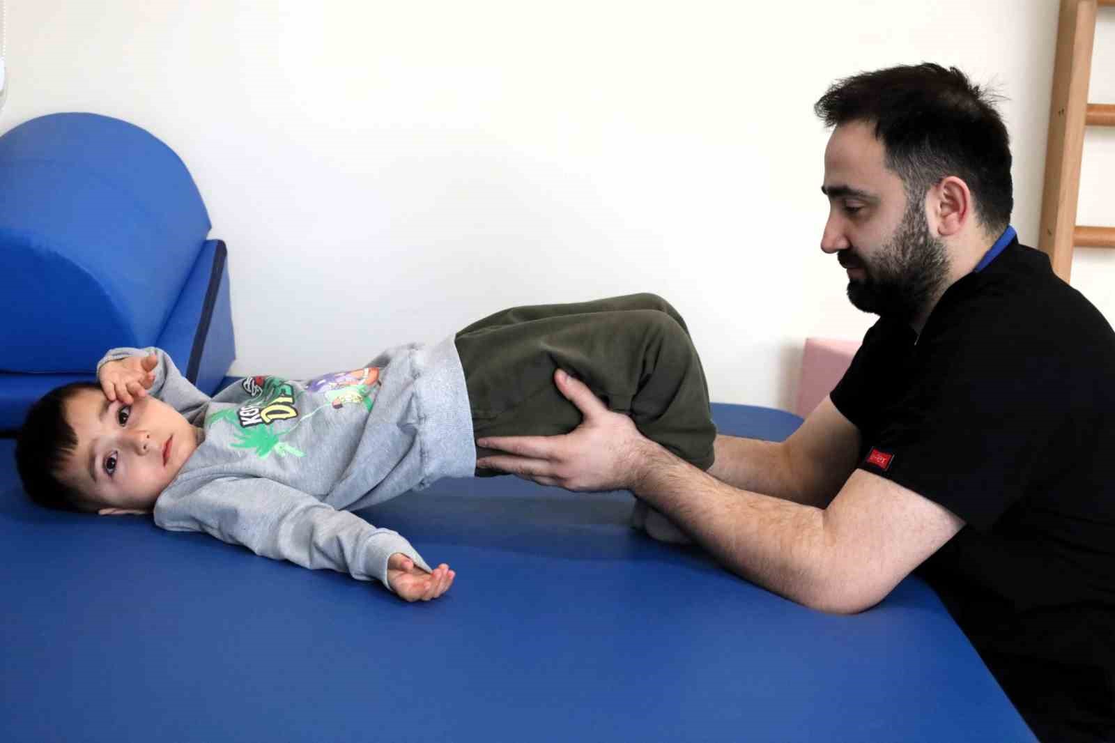 Minik Demir ilk adımları Gonca&rsquo;da attı
