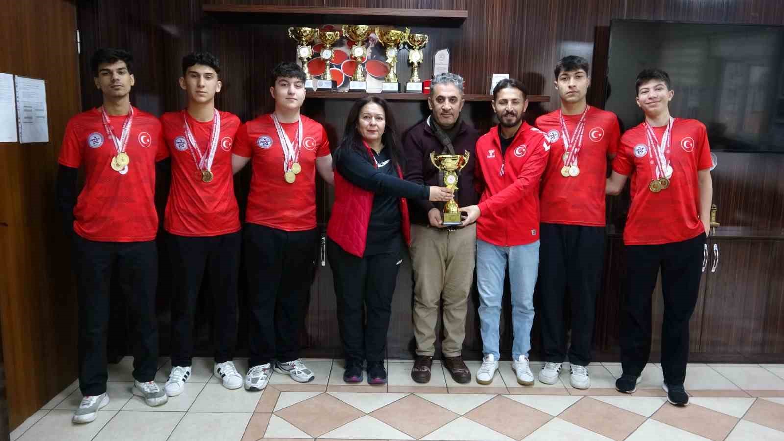 3 yıllık emek T&uuml;rkiye şampiyonluğu getirdi
