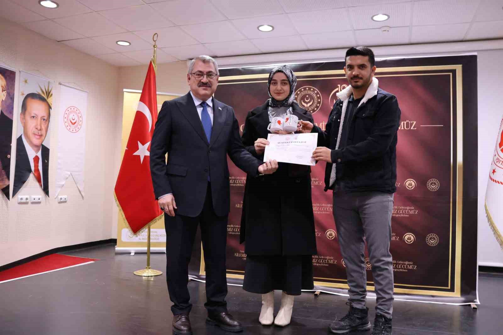 Evlenirken devletten destek g&ouml;ren gen&ccedil;ler bir araya geldi
