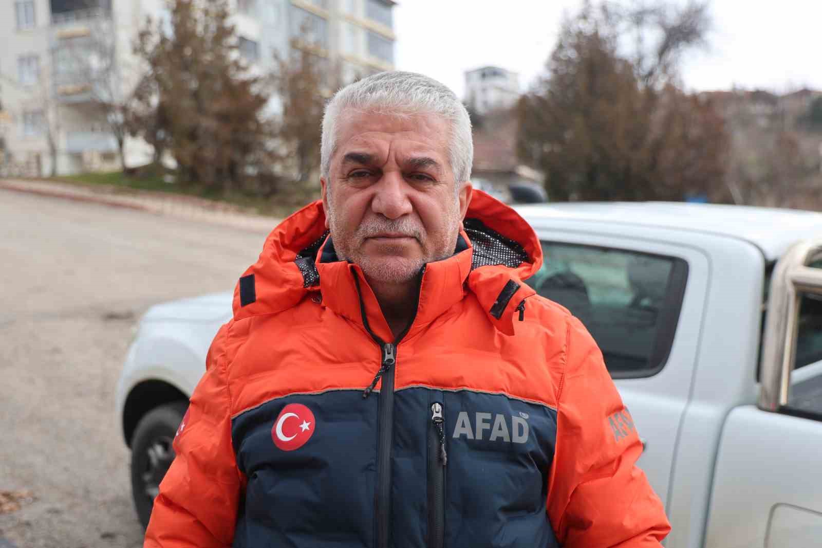 Kayıp yaşlı adam 51 kişilik ekiple aranıyor
