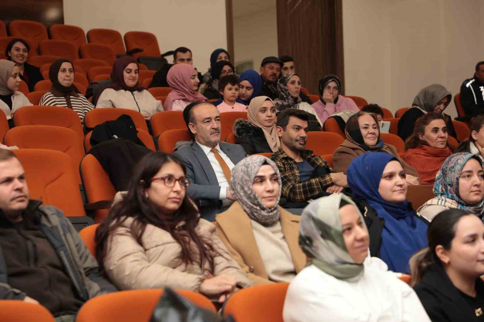 Bayburt’ta ‘Gülümseten Hatıralar’ programı izleyicisiyle buluştu