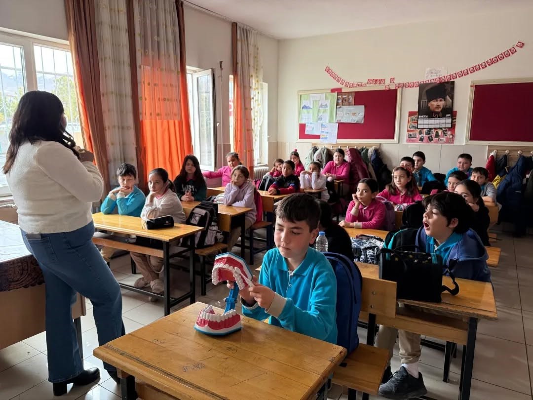 Niğde&rsquo;de &rsquo;Sağlıklı &Ccedil;ocuk, Sağlıklı Gelecek&rsquo; eğitimleri ger&ccedil;ekleştirildi
