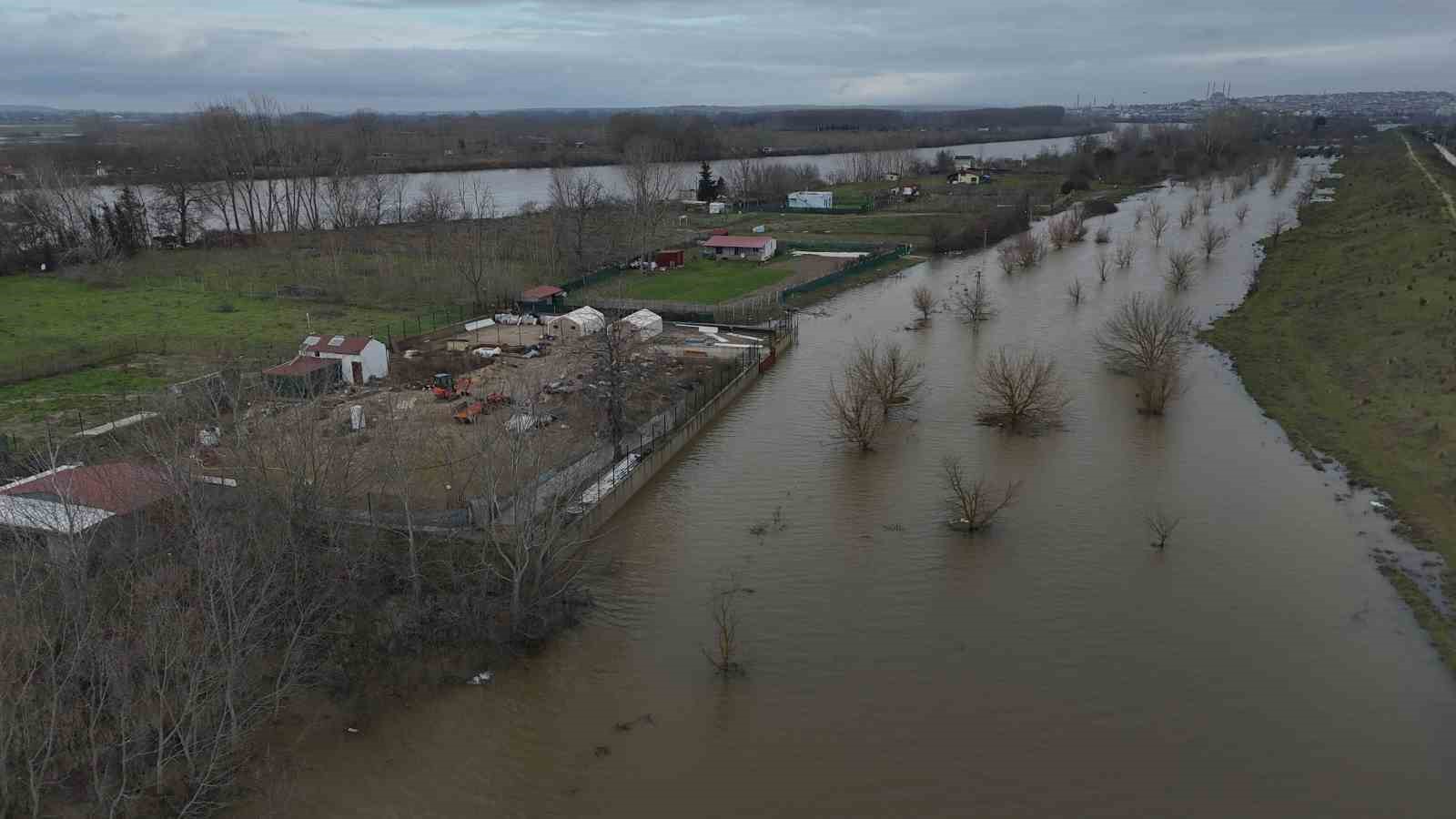 Meri&ccedil; Nehri&rsquo;nde su seviyesi normale d&ouml;nd&uuml;, evlerdeki hasar ortaya &ccedil;ıktı
