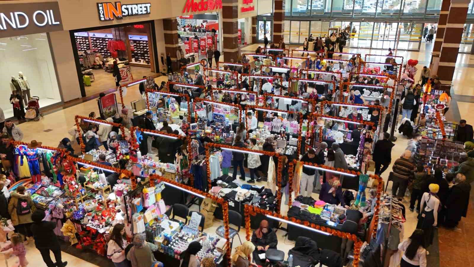 M1 Konya’daki festival, Sevgililer Günü’ne özel etkinliklerle devam ediyor