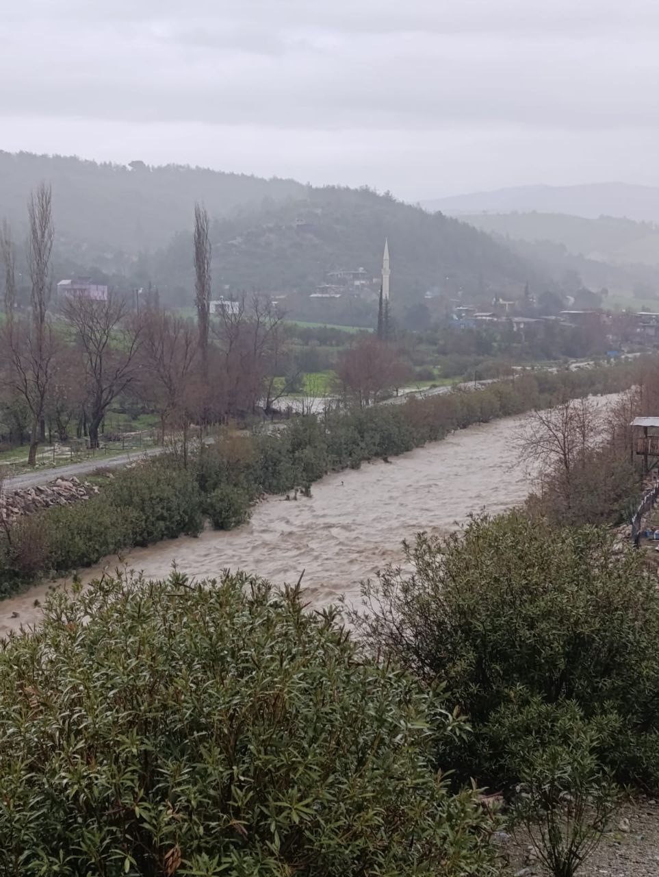 Adana&rsquo;nın kuzey il&ccedil;elerinde sağanak taşkınlara neden oldu
