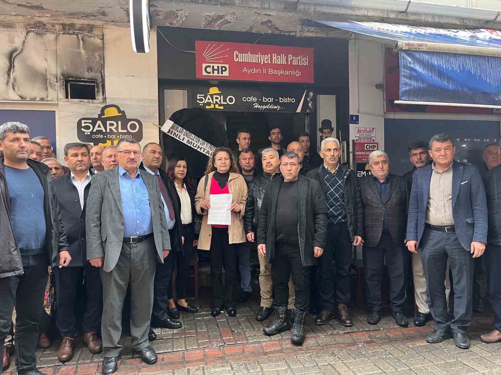 Aydınlı 50 muhtardan CHP&rsquo;ye siyah &ccedil;elenk
