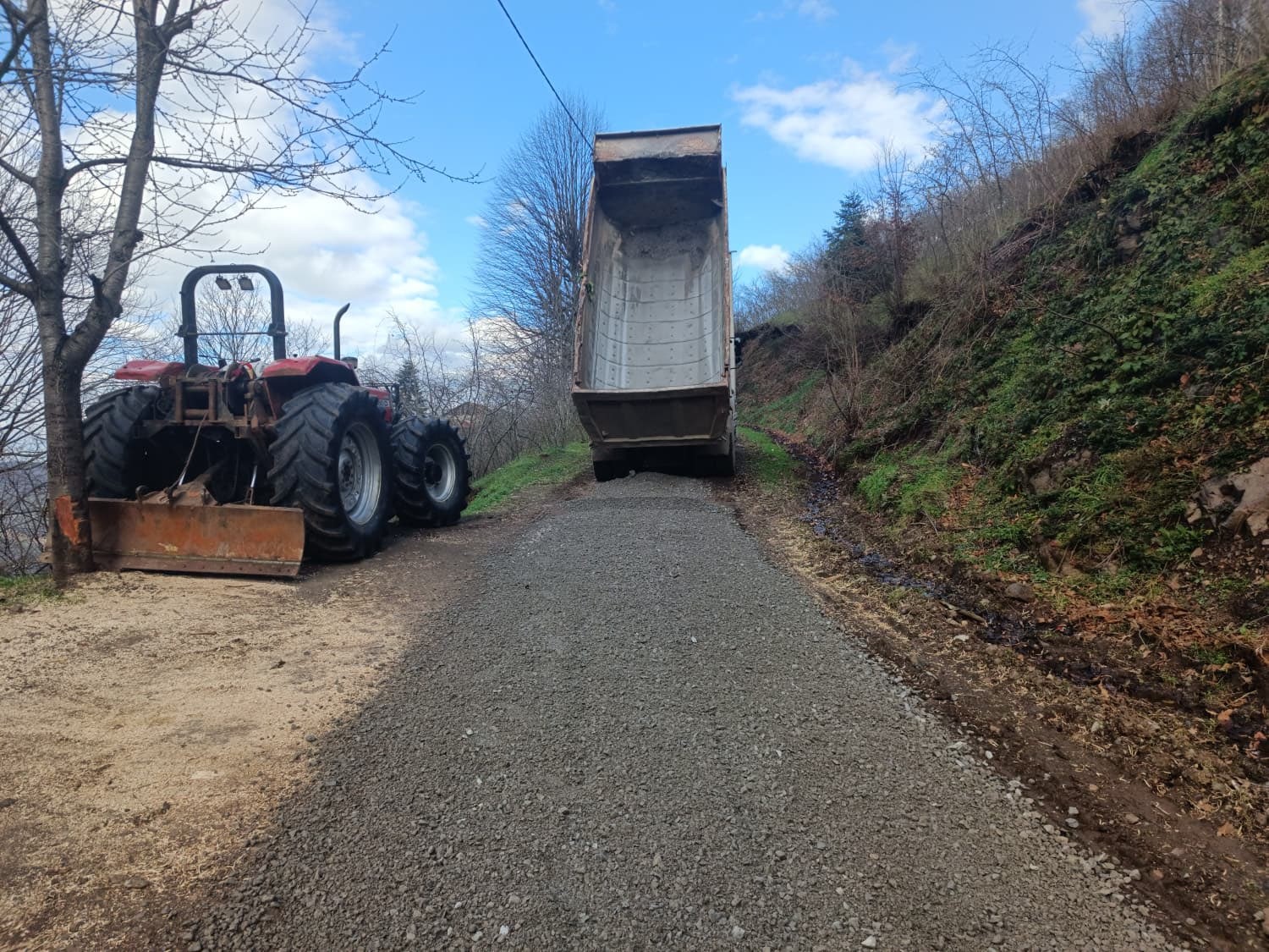 D&uuml;zce&rsquo;de yol bakım &ccedil;alışmaları tamamlandı
