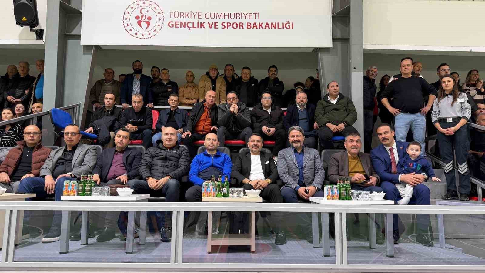 Sivrihisar&rsquo;da &rsquo;Kurumlar Arası Voleybol Turnuvası&rsquo; yapıldı

