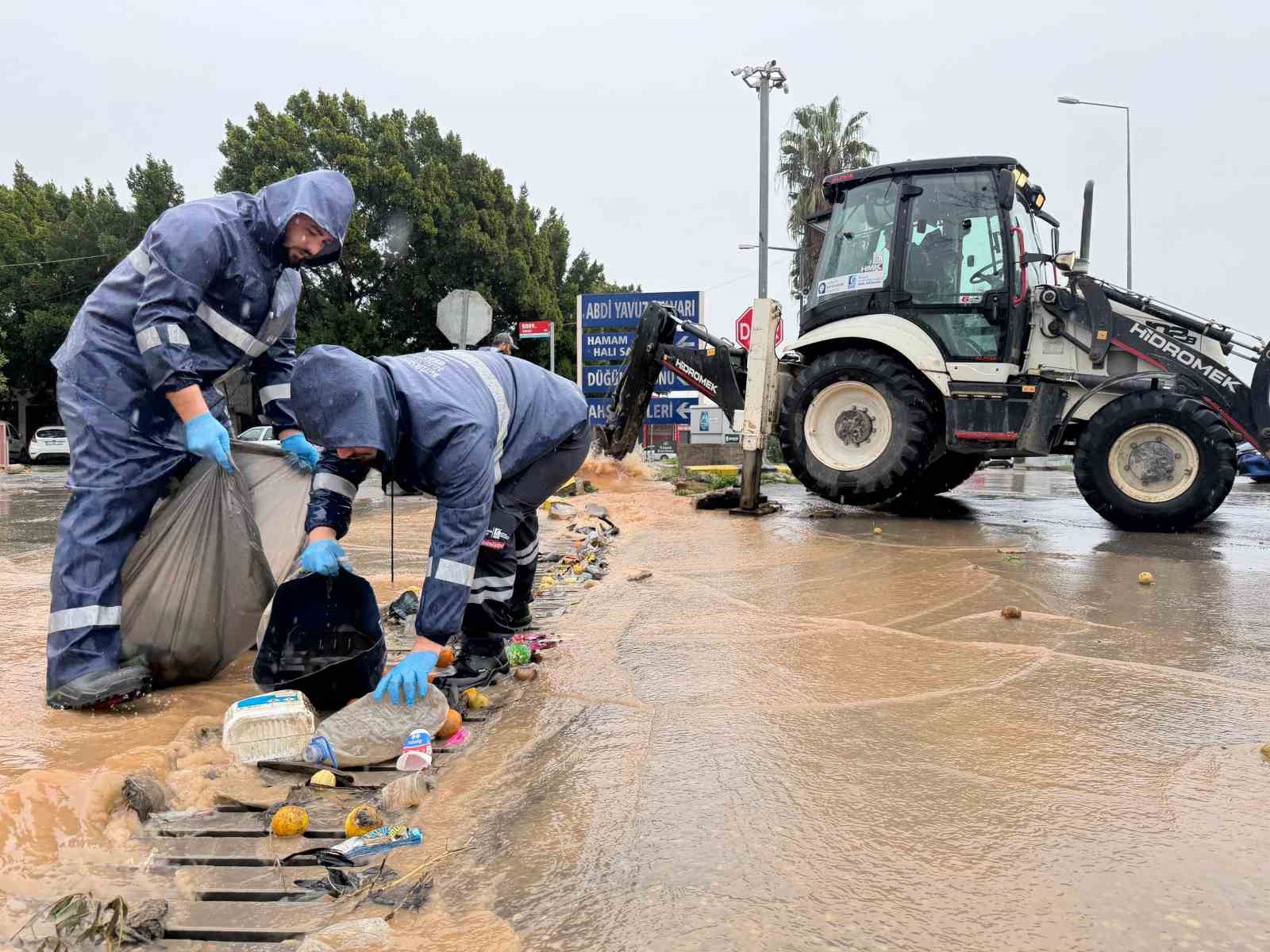 B&uuml;y&uuml;kşehir ekipleri şiddetli yağışa karşı teyakkuz halinde
