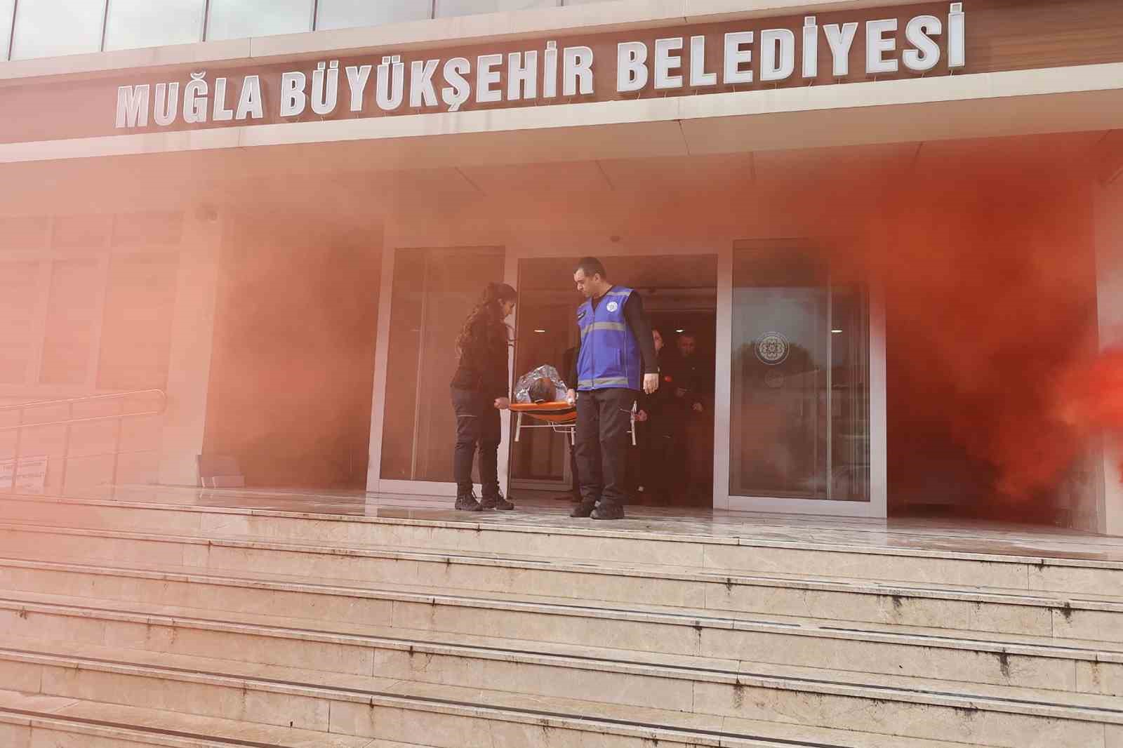 Büyükşehir’den afetlere hazırlık için "Tehlike Avı" ve deprem tatbikatı