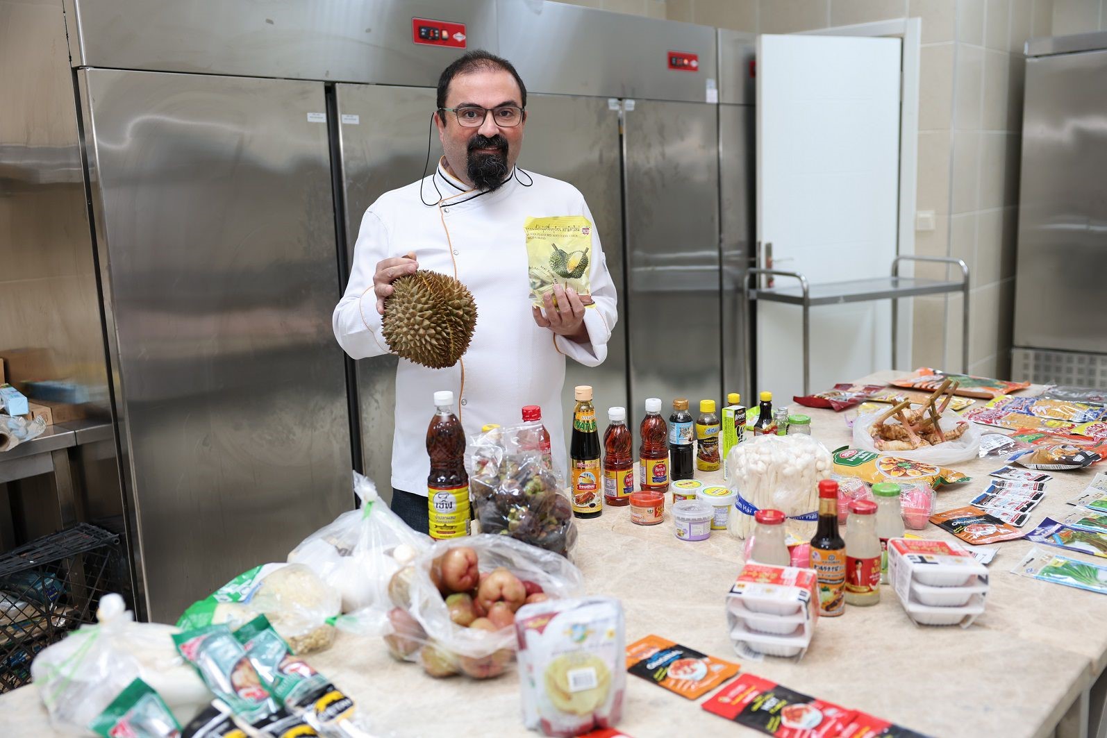 ALK&Uuml;&rsquo;l&uuml; &ouml;ğrenciler Uzak Doğu mutfağını uzmanından &ouml;ğreniyor
