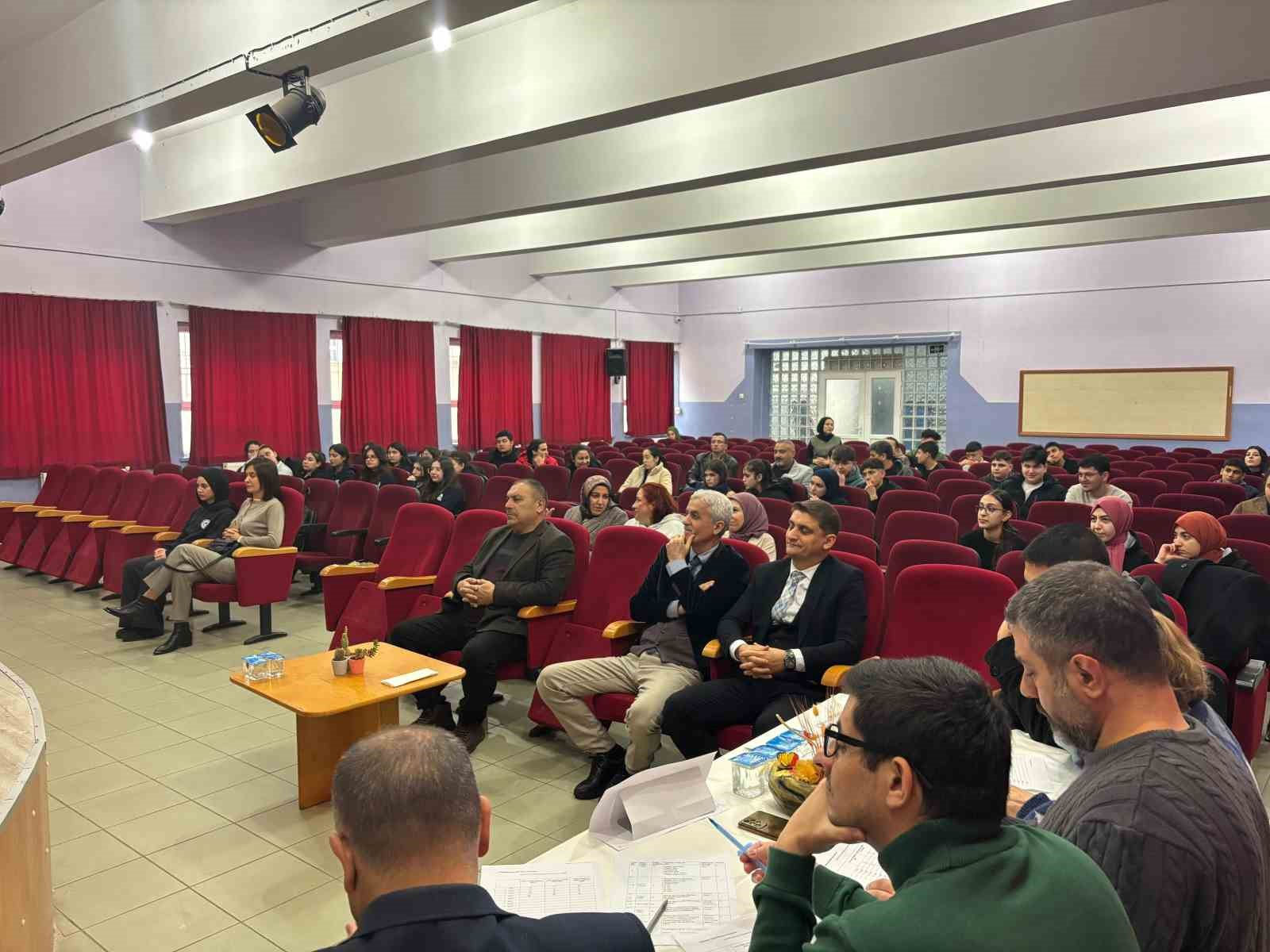 K&ouml;şk&rsquo;te Liseler Arası Bilgi Yarışması heyecanı yaşandı
