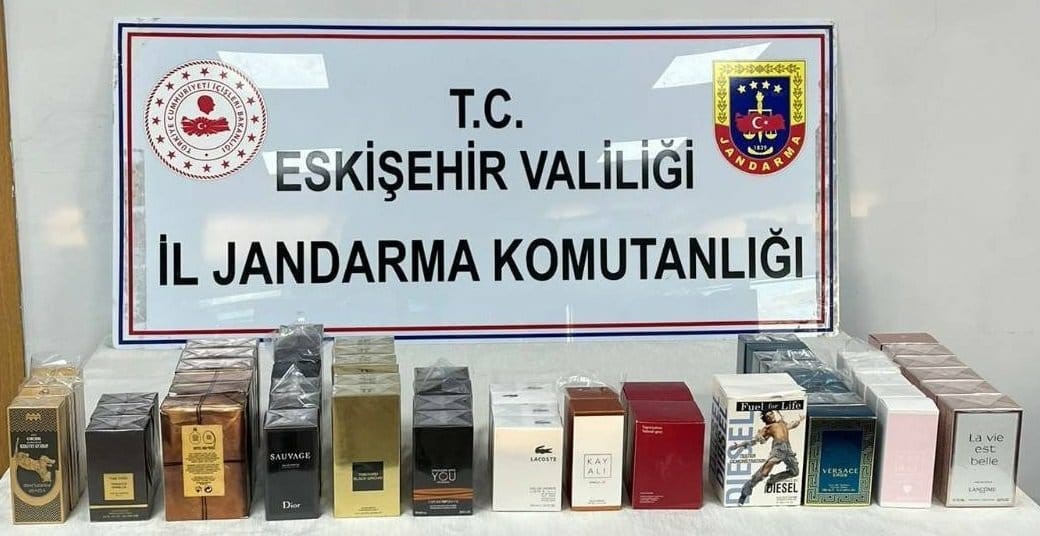 Faturasız elektronik sigara ve parf&uuml;m satışına y&ouml;nelik operasyon
