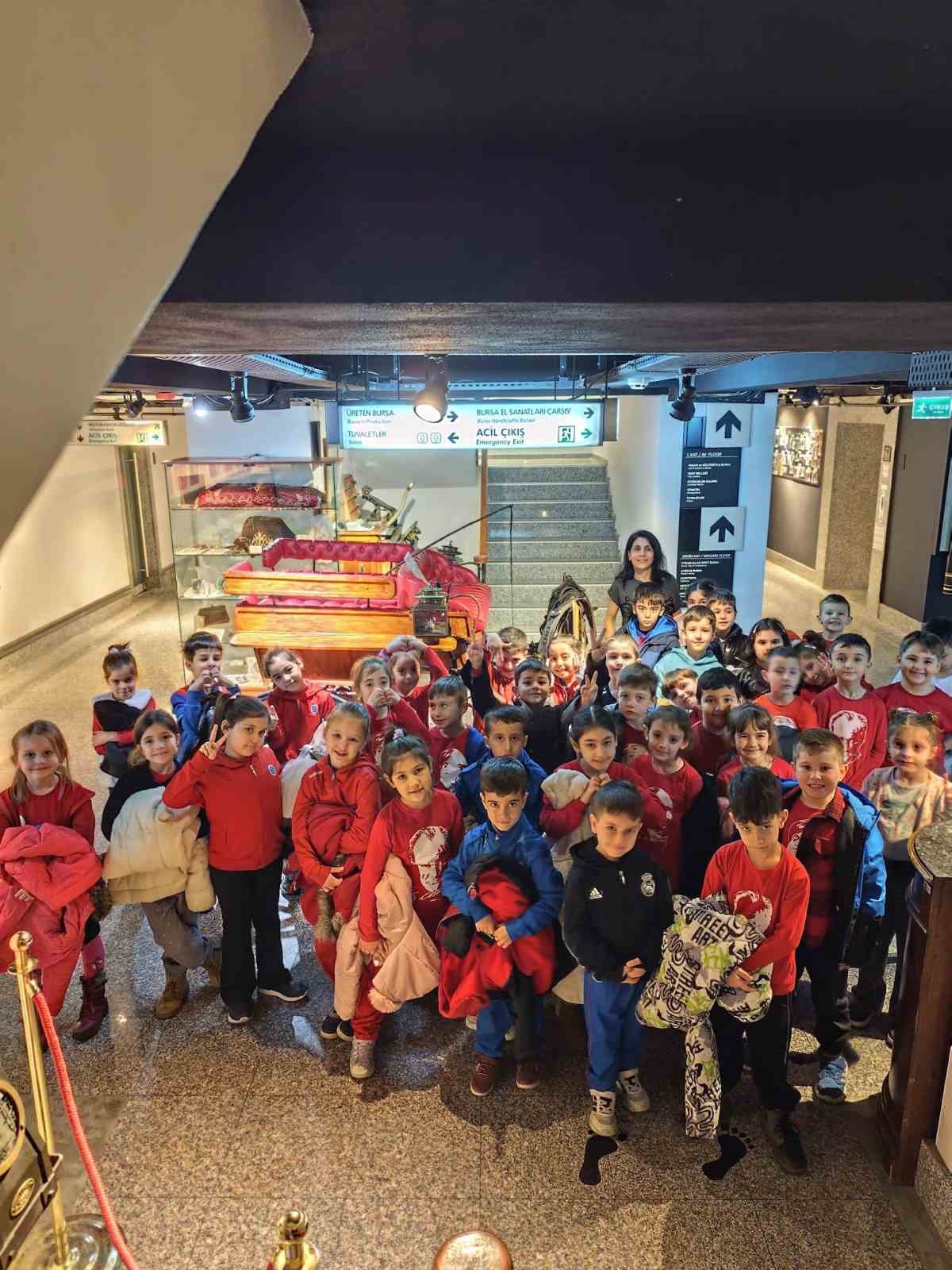 İlkokul &ouml;ğrencileri, Kent M&uuml;zesi&rsquo;nde tarihe yolculuk yaptı
