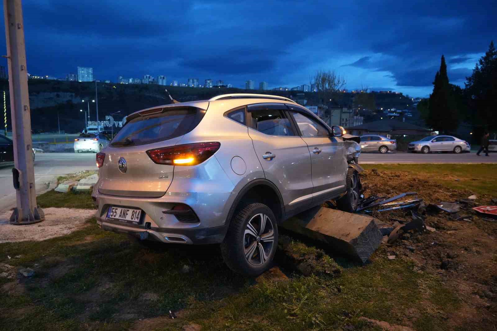 Samsun&rsquo;da SUV tipi ara&ccedil;lar &ccedil;arpıştı: 2 yaralı
