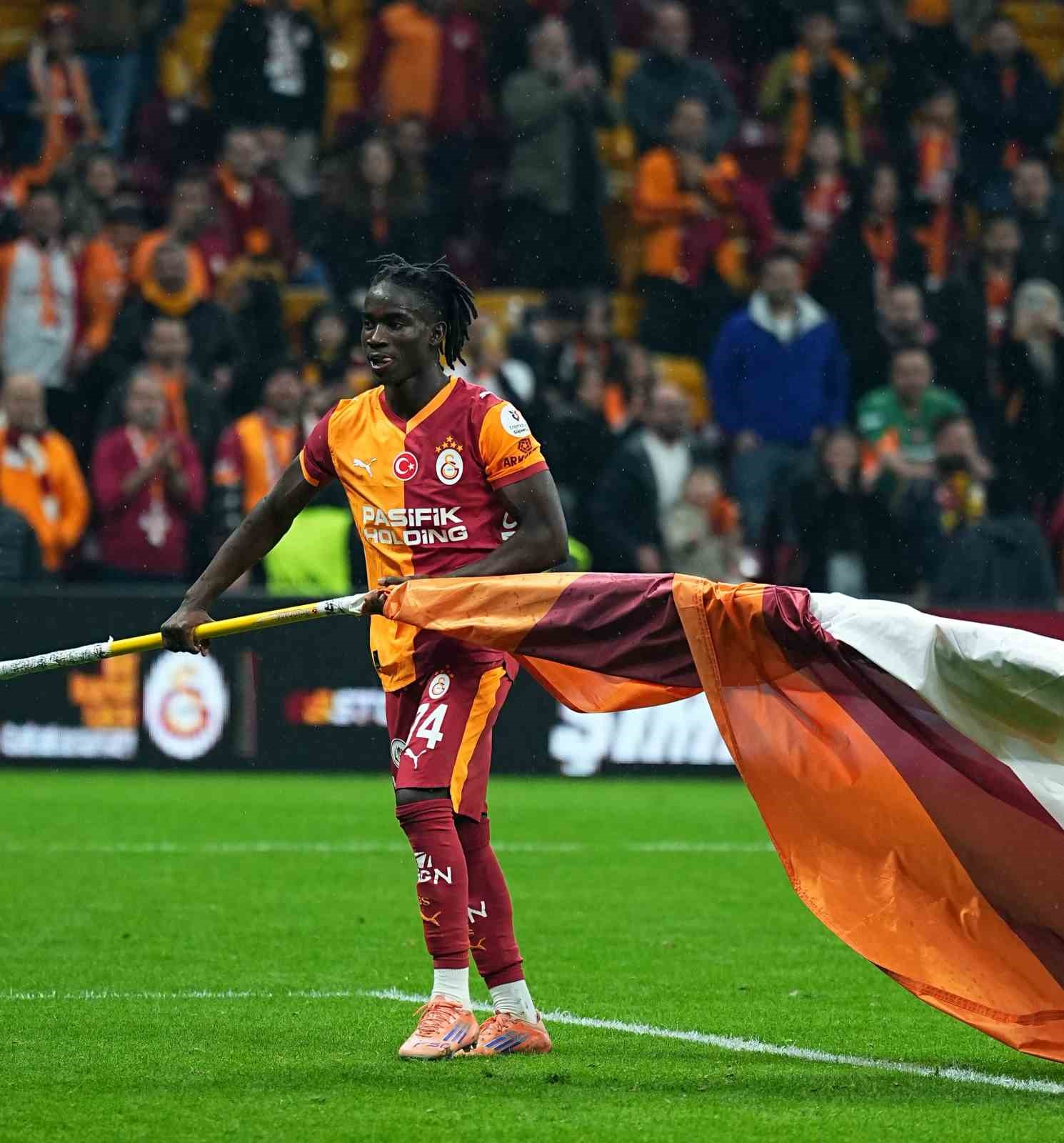 Trendyol S&uuml;per Lig: Galatasaray: 5 - Ey&uuml;pspor: 1 (Ma&ccedil; sonucu)
