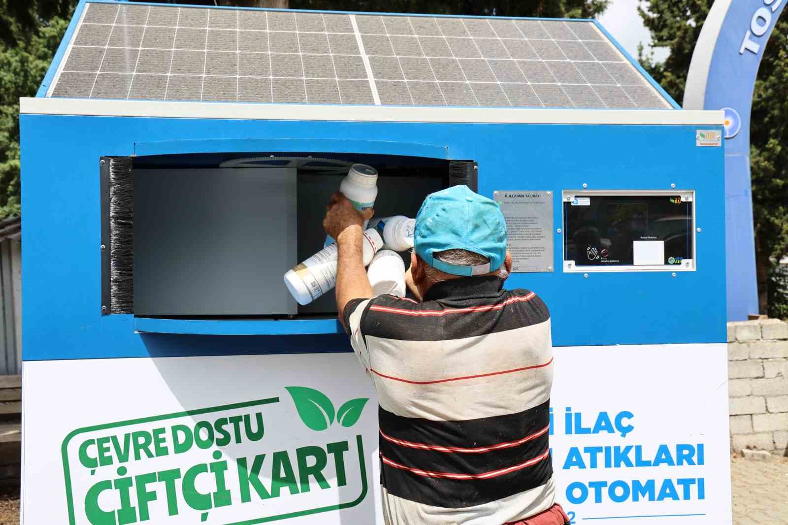 Finikeli kadınlara ‘Çevre Dostu Çiftçi Kart’ tanıtıldı