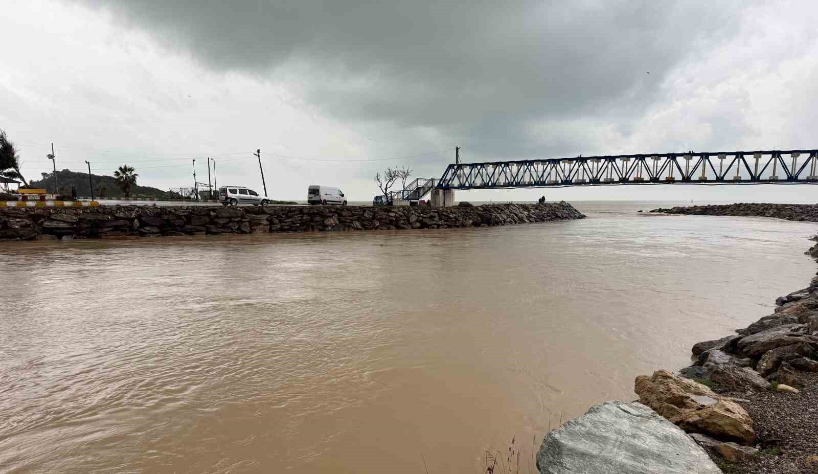 Bozyazı sel riskine karşı teyakkuzda