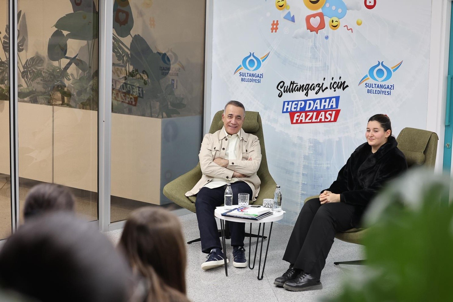 Sultangazi&rsquo;de gen&ccedil;lik buluşmaları tam gaz devam
