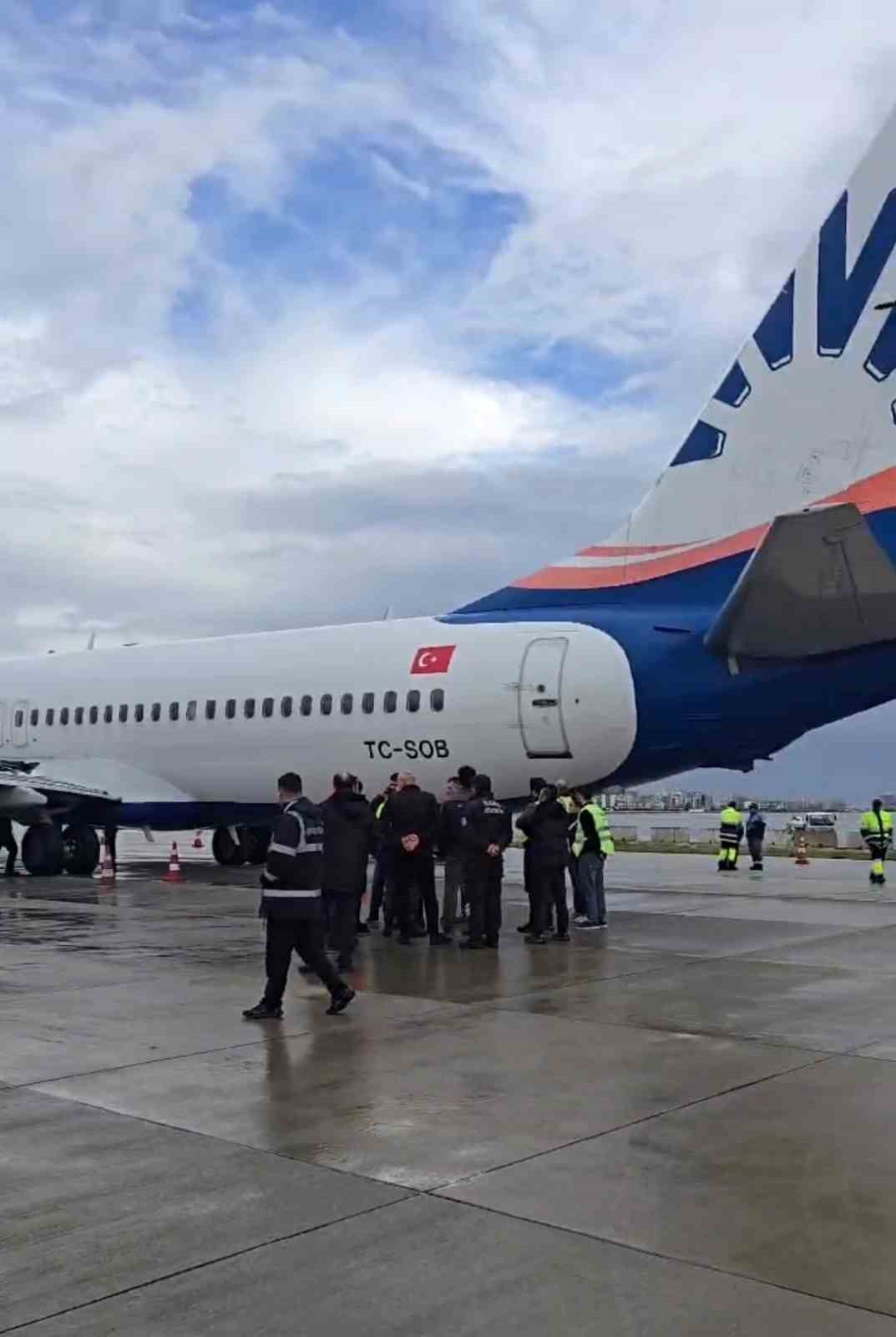 Antalya Havalimanı&rsquo;nda korkutan kaza ucuz atlatıldı
