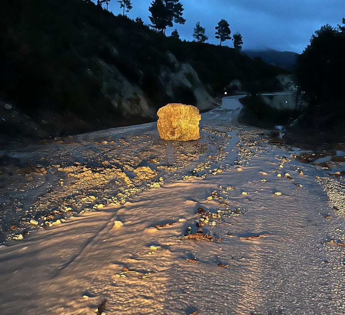 Çameli’nde sel ve heyelana karşı yoğun mesai