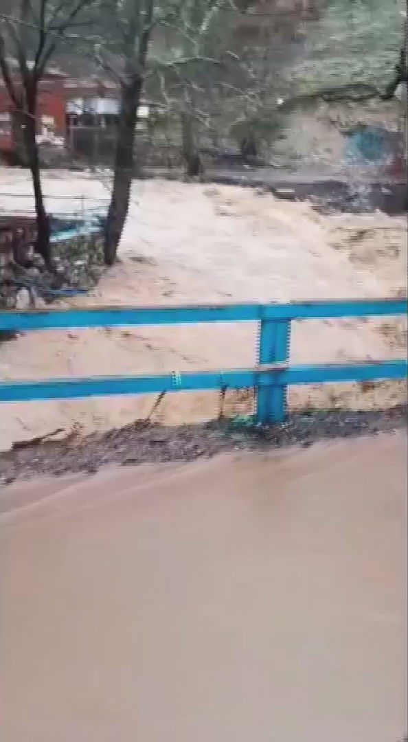 Kayseri&rsquo;de sağanak sele neden oldu
