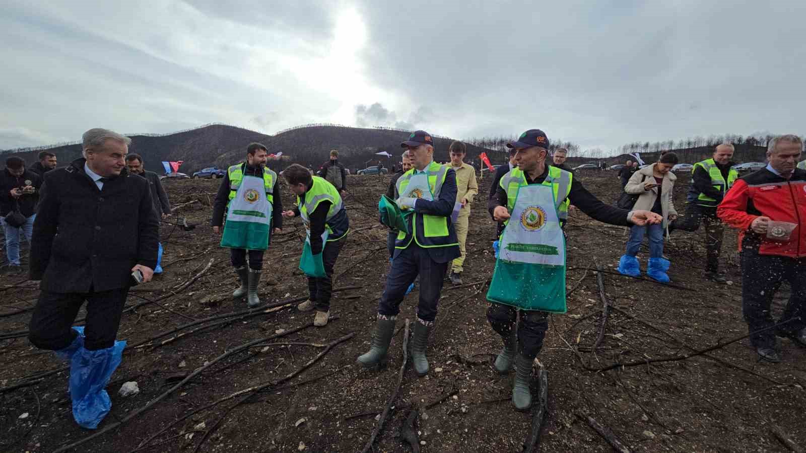Orman k&ouml;ylerine 20 yeni tanker, yanan sahalara da tohumlama
