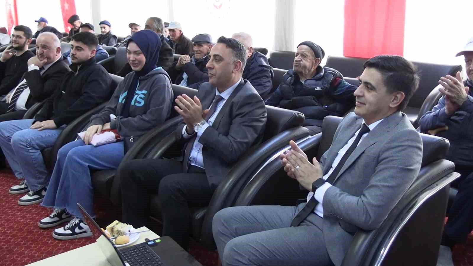 Edirne&rsquo;de evlilik kredisinden faydalanan &ccedil;iftler i&ccedil;in temsili kına gecesi
