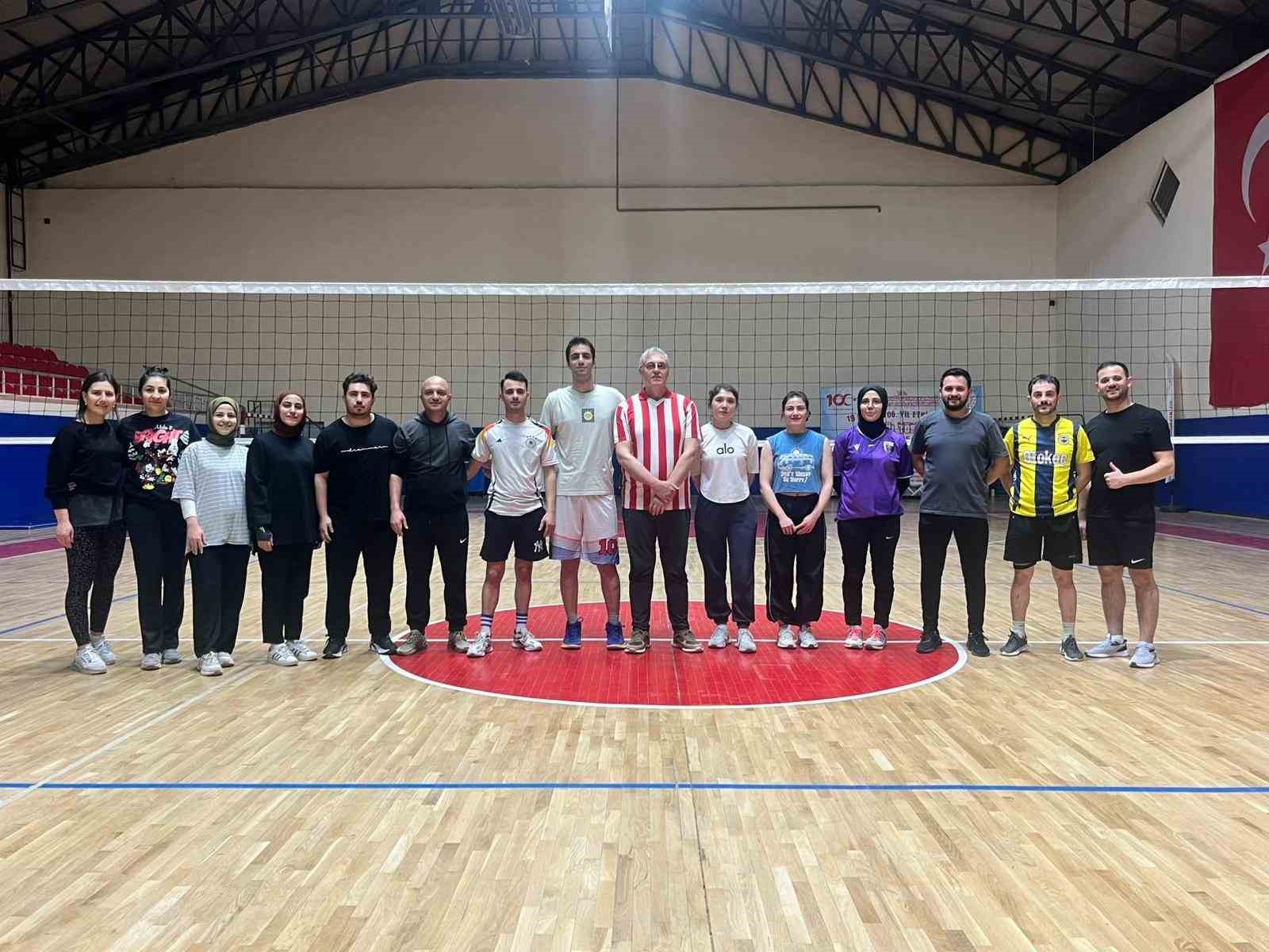 Vezirköprü’de sağlık çalışanları voleybol turnuvası