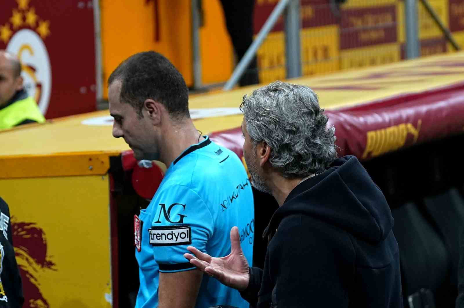 Trendyol S&uuml;per Lig: Galatasaray: 2 - Ey&uuml;pspor: 0 (İlk yarı)
