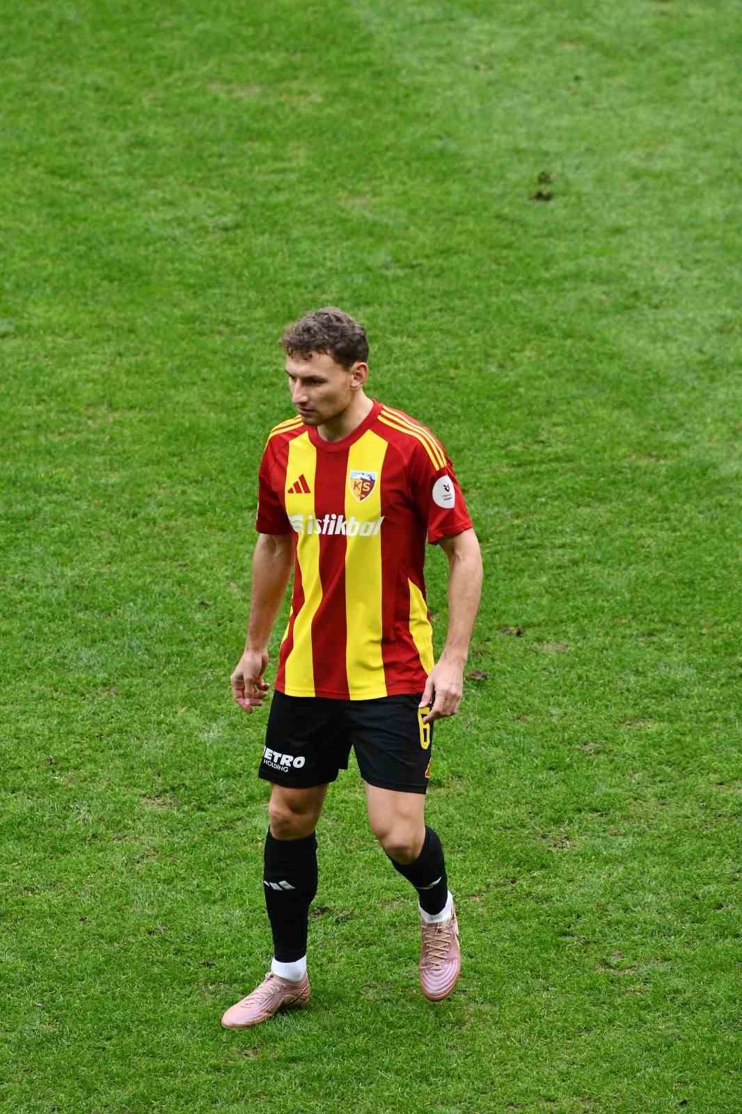 Kayserispor 28 kişilik kadrosunu TFF&rsquo;ye bildirdi
