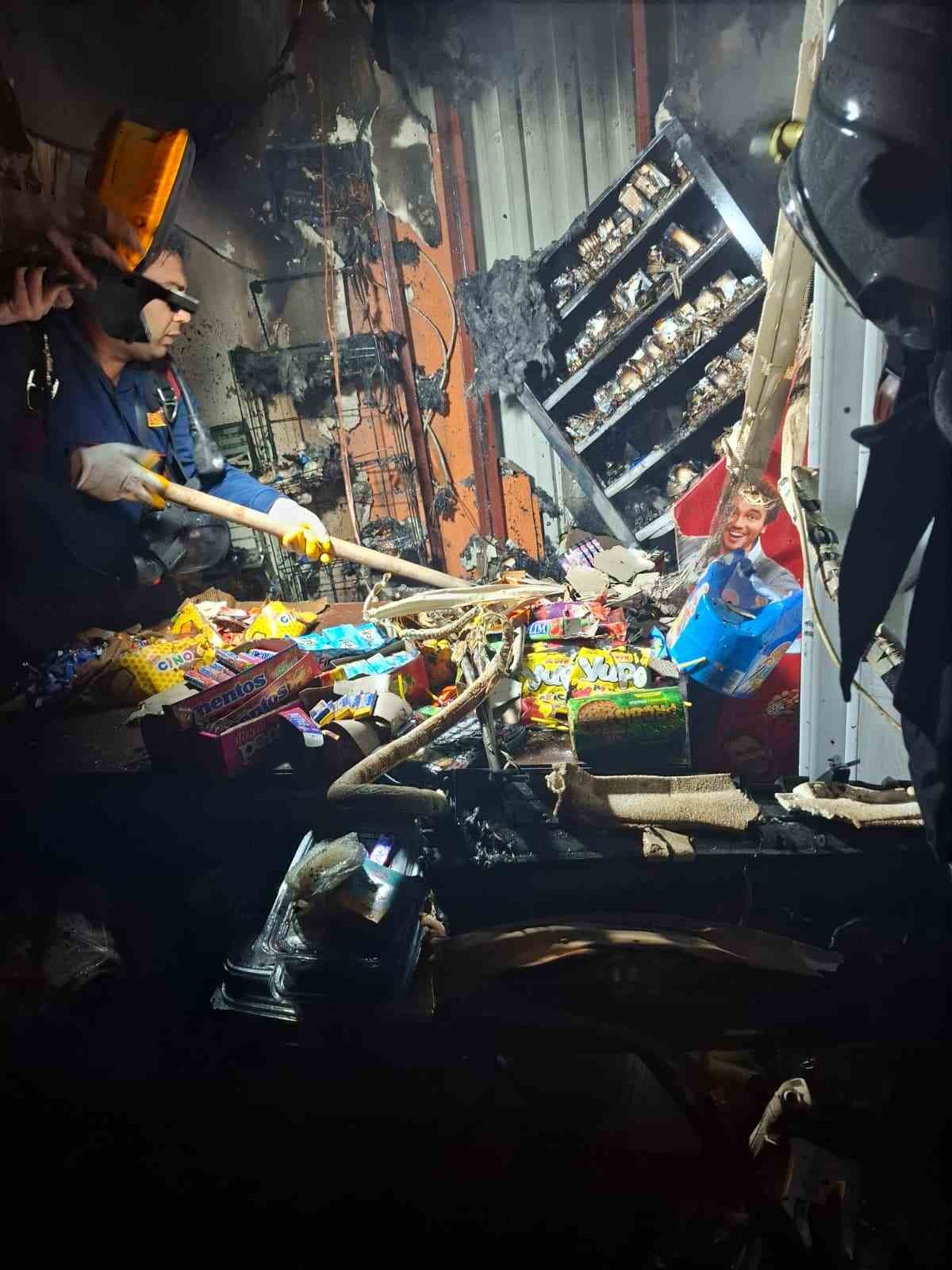 Osmaniye’de markette çıkan yangın söndürüldü