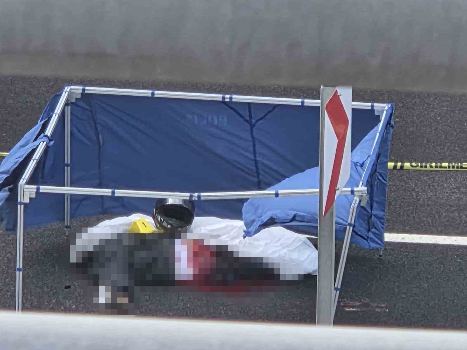 Ankara&rsquo;da feci kaza: bariyere &ccedil;arpan motosikleti s&uuml;r&uuml;c&uuml;n&uuml;n &uuml;zerinden otob&uuml;s ge&ccedil;ti
