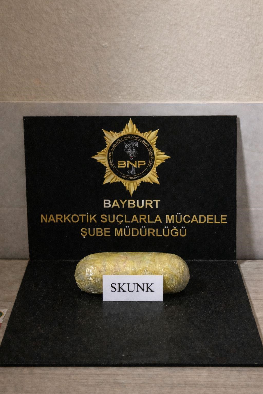 Bayburt’ta 219 gram skunk ele geçirildi