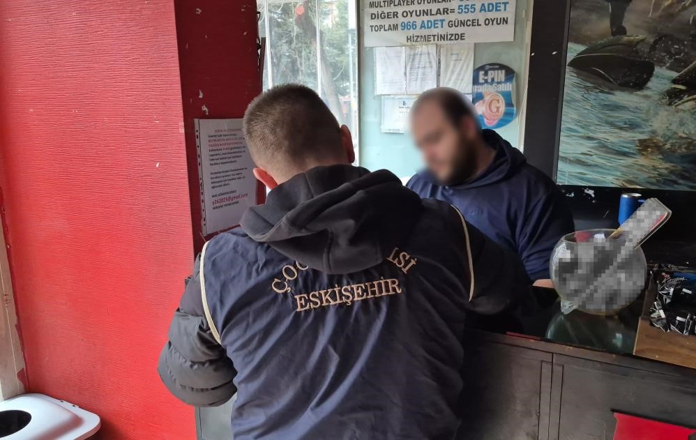 Polis denetimini &rsquo;internet kafe baskını&rsquo; diyerek &ccedil;arpıttılar, olan esnafa oldu
