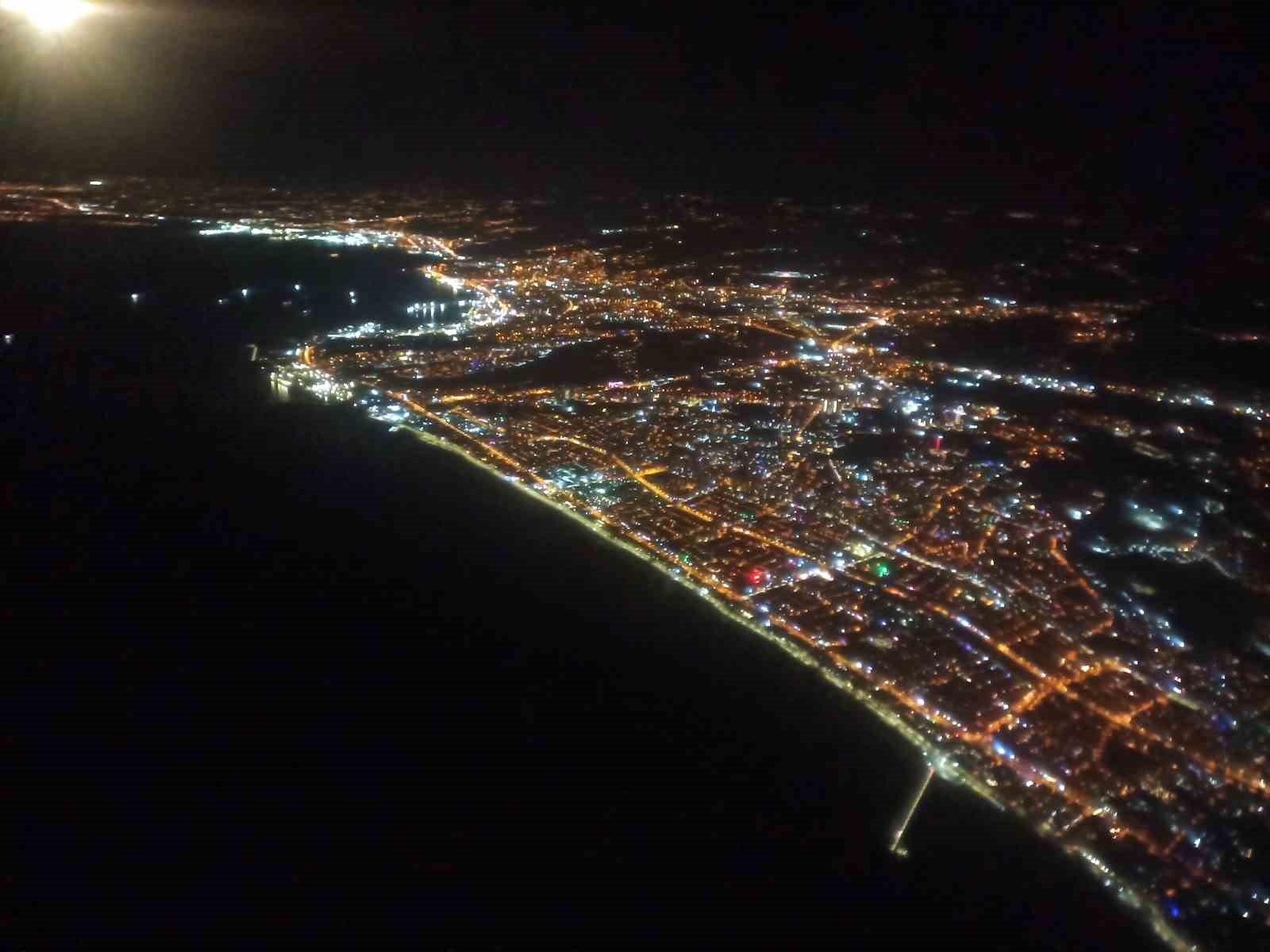 Samsun’dan objektife yansıyanlar: Gökyüzü büyüledi, şehir ışıkları geceyi aydınlattı