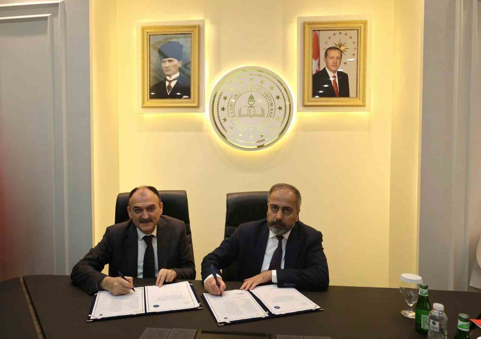 Van YY&Uuml;&rsquo;n&uuml;n akademik g&uuml;c&uuml; şehrin eğitimine yansıyor
