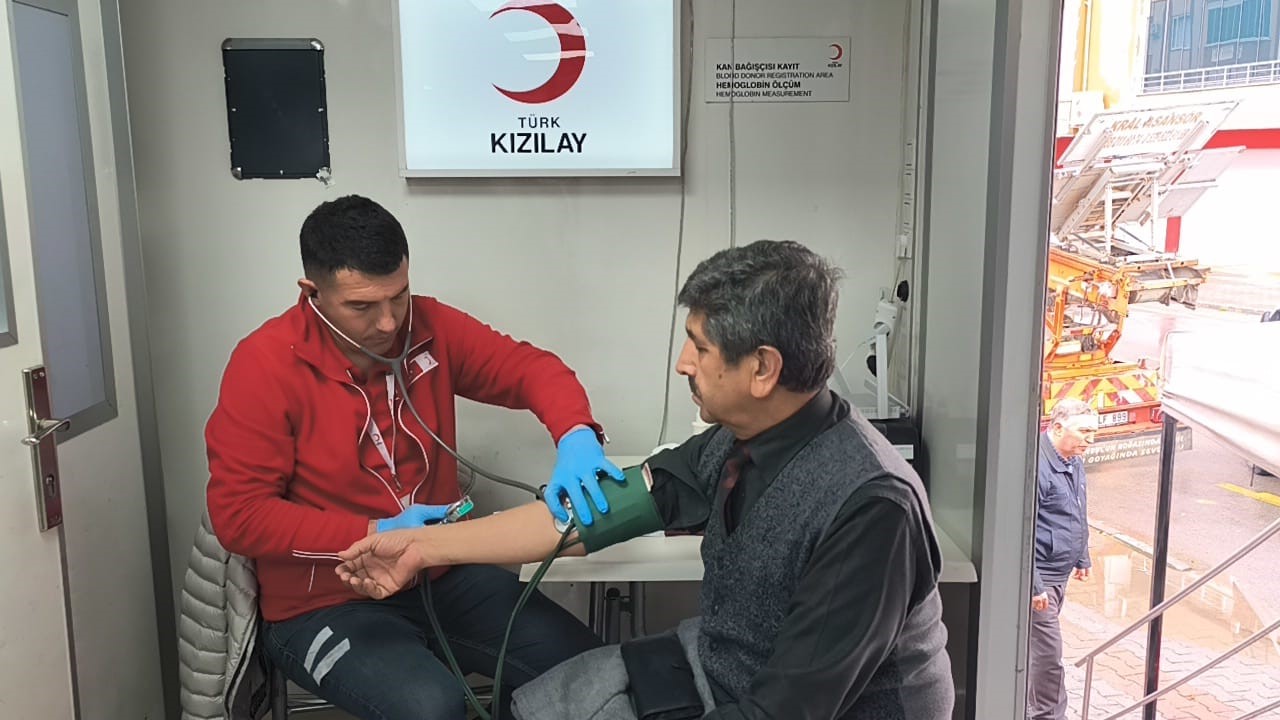 Mersin&rsquo;de din g&ouml;revlilerinden Ramazan &ouml;ncesi kan bağışı
