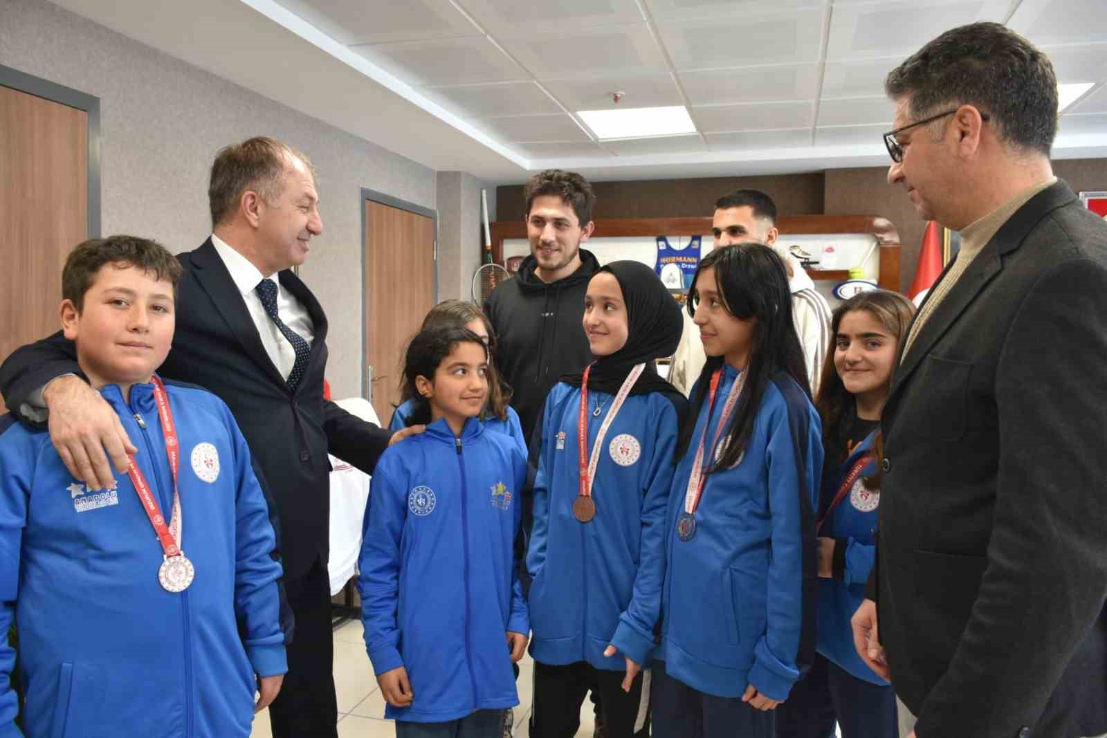 Tekmanlı minik eskrimcilerden başarılı sonu&ccedil;lar
