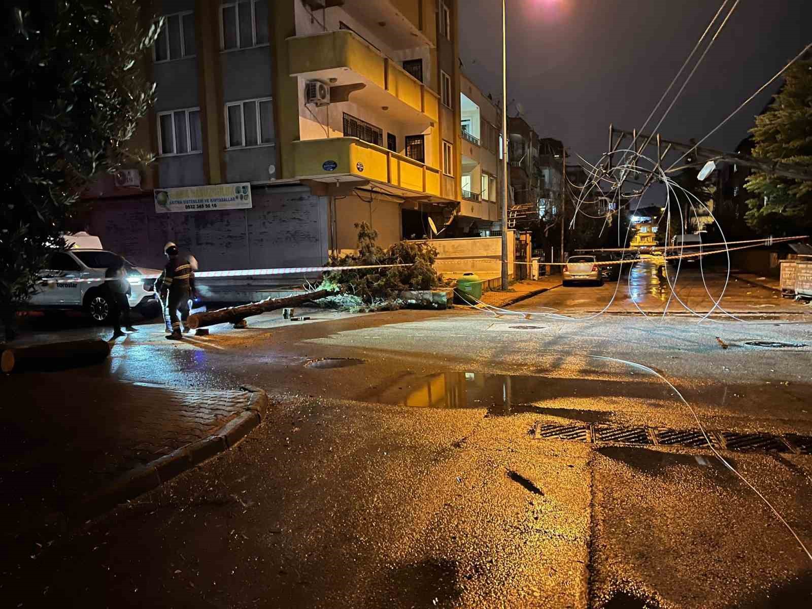 Gaziantep’te fırtına mesaisi