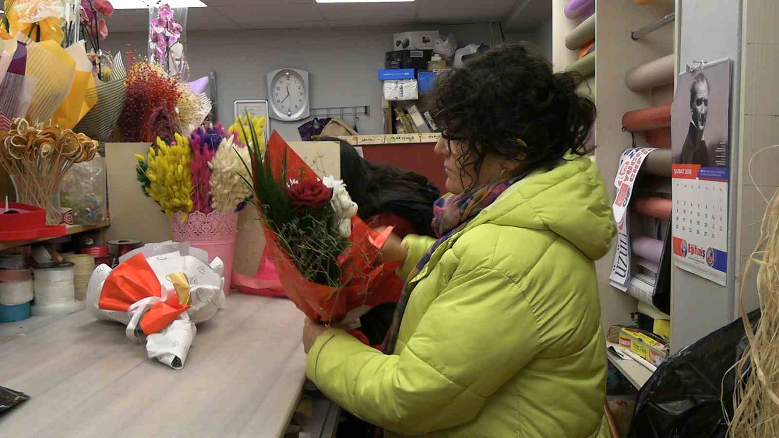 Edirne&rsquo;deki &ccedil;i&ccedil;ek&ccedil;ilerde sevgililer g&uuml;n&uuml; yoğunluğu
