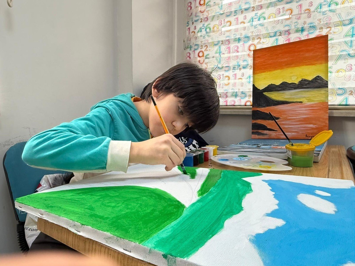 Yeşilyurt Belediyesi&rsquo;nden &ccedil;ocuklara sanat dolu bir yolculuk
