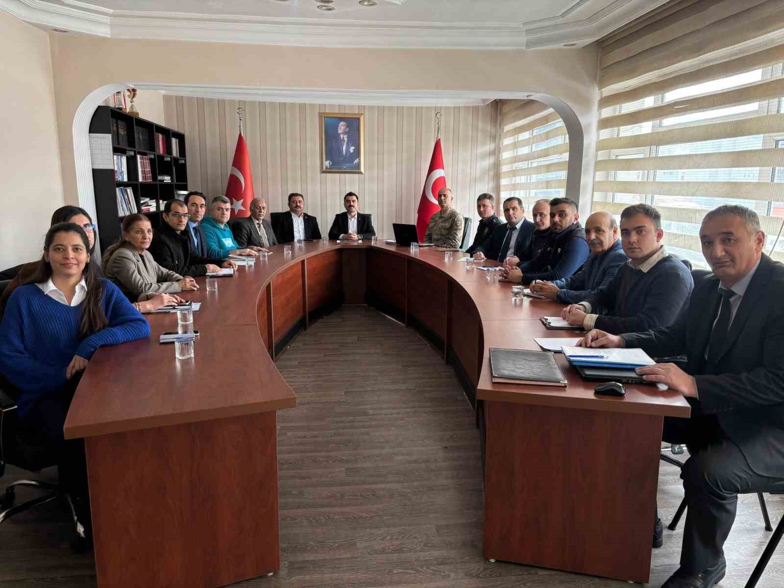 Susuz’da sel ve su baskınlarına karşı alınacak önlemler masaya yatırıldı