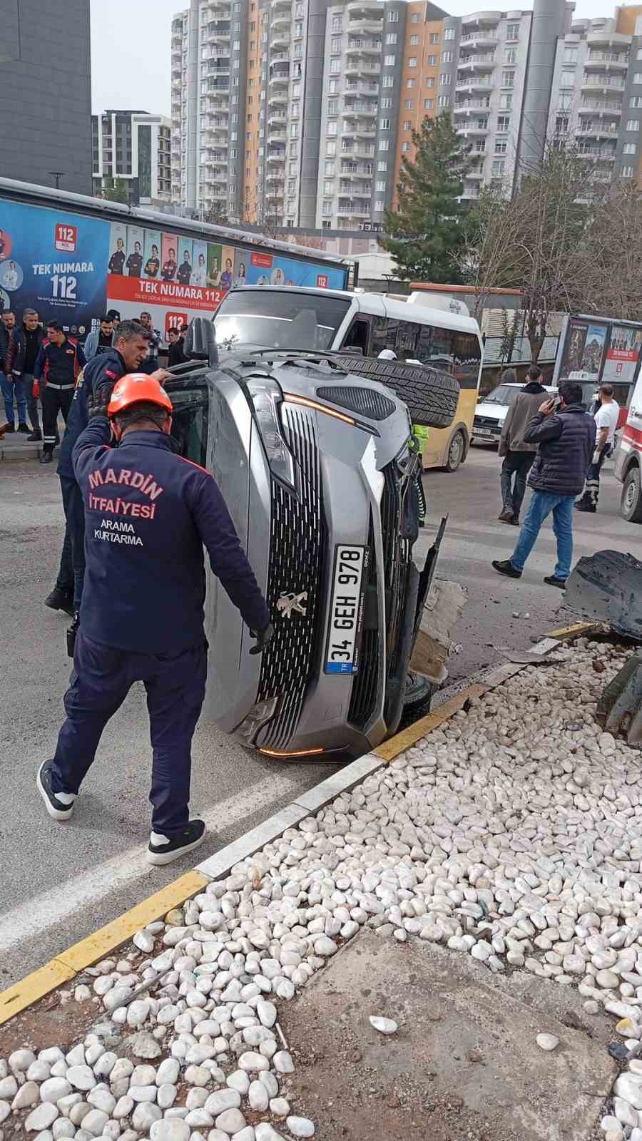 Mardin’de devrilen cipteki 2 kişi yaralandı