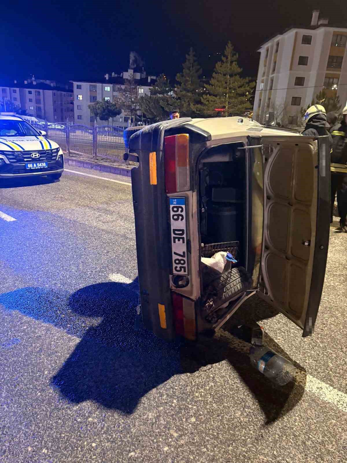 Yozgat’ta otomobil yan yattı, 3 kişi yaralandı