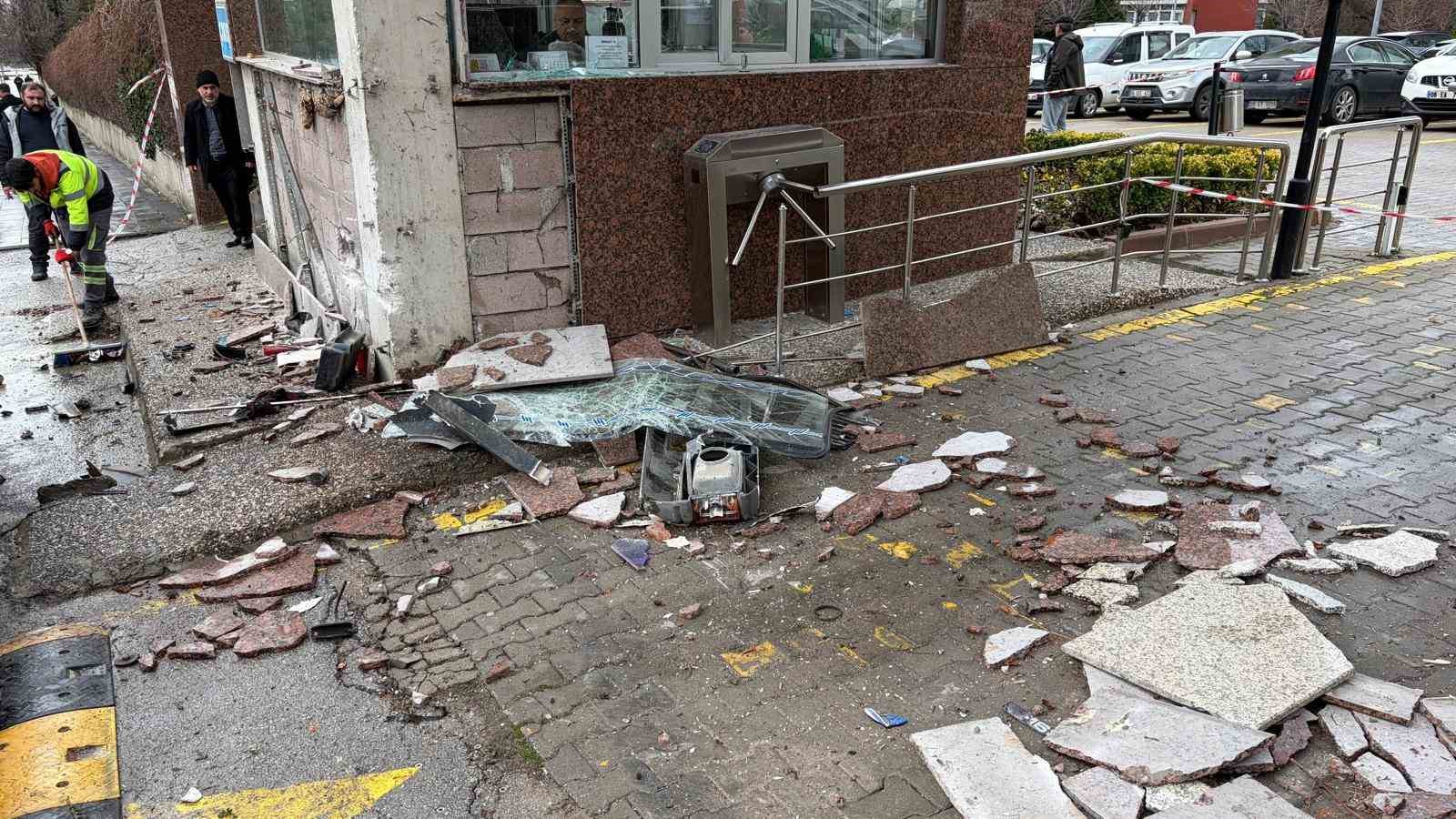 ABB’nin Etimesgut’ta hatalı inşa ettiği iddia edilen kasis kazalara neden oluyor