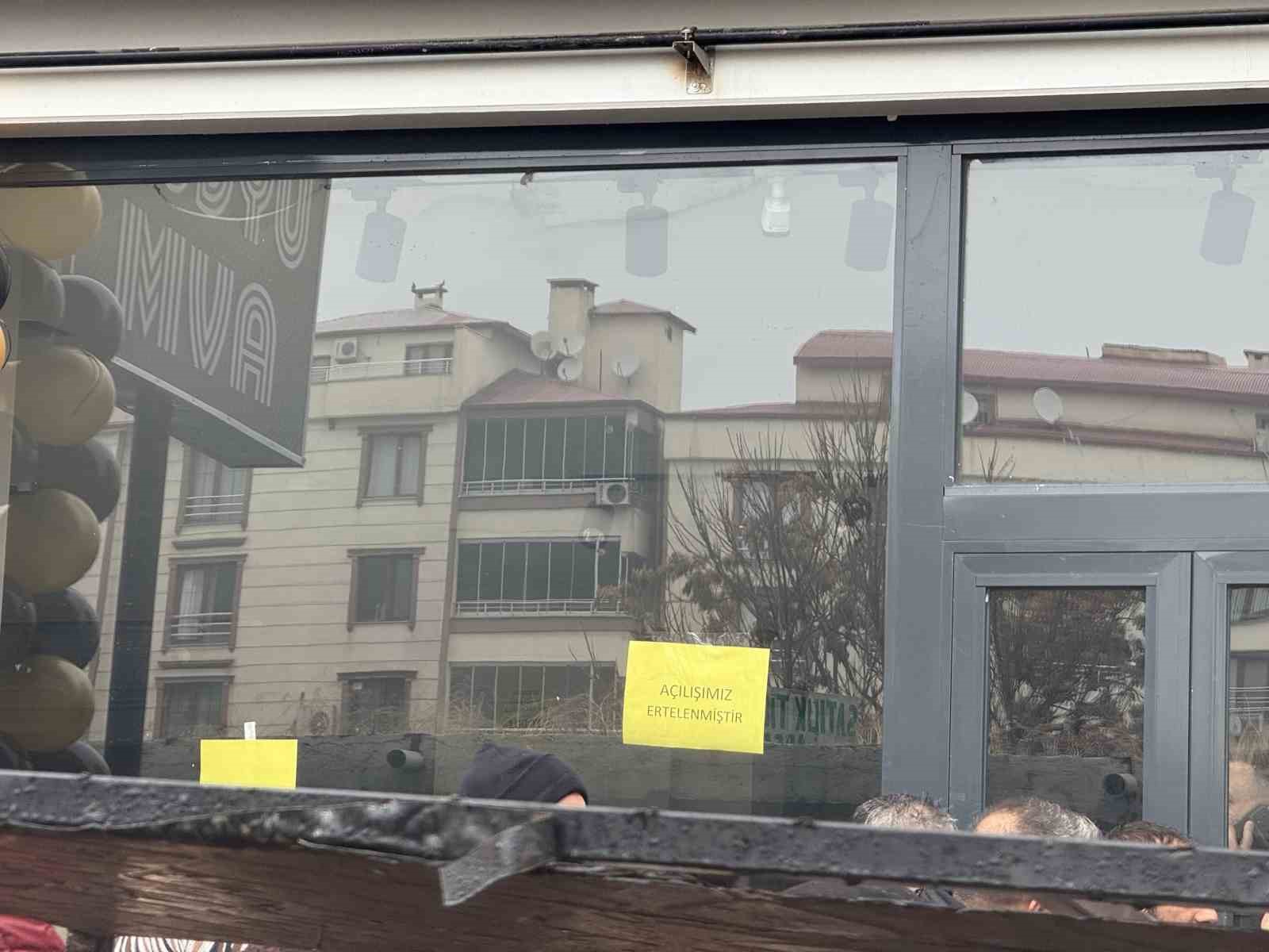 Iğdır&rsquo;da AVM a&ccedil;ılışı izdiham endişesiyle iptal edildi
